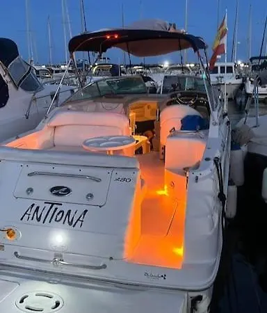 Hotel na wodzie Alquiler Vacacional Barco / Desayuno Incluido *